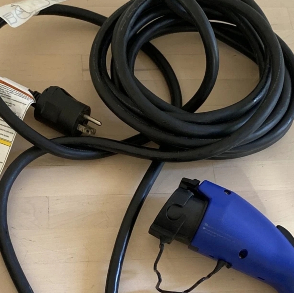 2023 Toyota Rav4 Prime plug in power cable